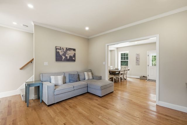 9 Walnut Ave 9, Andover, MA 01810