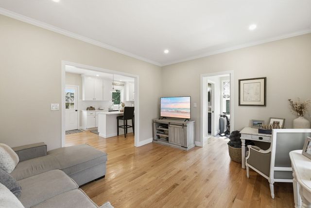 9 Walnut Ave 9, Andover, MA 01810