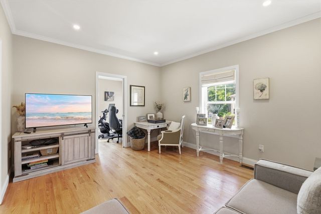 9 Walnut Ave 9, Andover, MA 01810