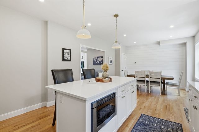 9 Walnut Ave 9, Andover, MA 01810
