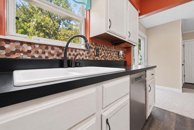 242 Devon Road, Delaware, OH 43015
