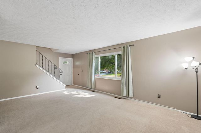 242 Devon Road, Delaware, OH 43015