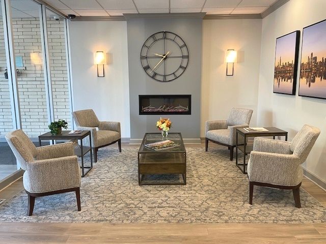141 N La Grange Road 504, La Grange, IL 60525