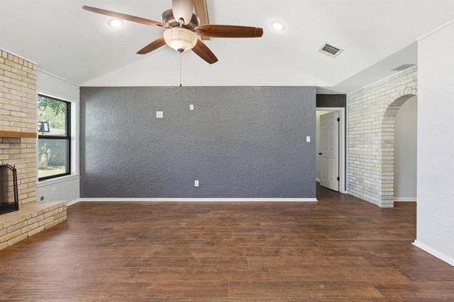 3721 Avenue R, Rosenberg, TX 77471