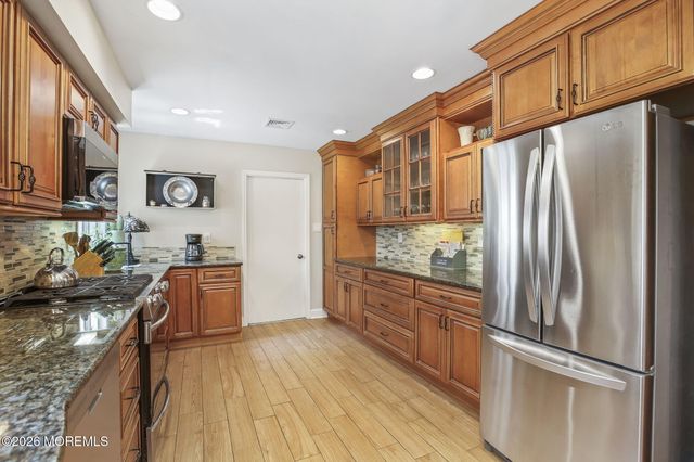 384 Taylors Mills Road, Manalapan, NJ 07726