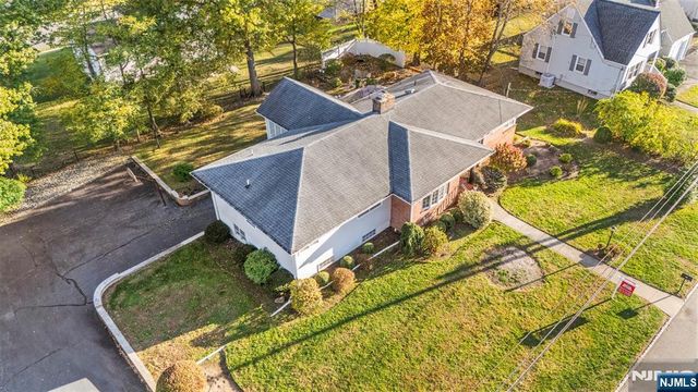 60 Richard Avenue, West Caldwell, NJ 07006