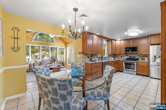 60 Richard Avenue, West Caldwell, NJ 07006