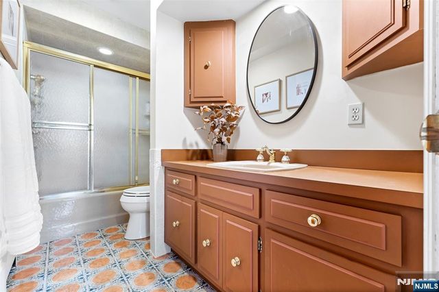 60 Richard Avenue, West Caldwell, NJ 07006