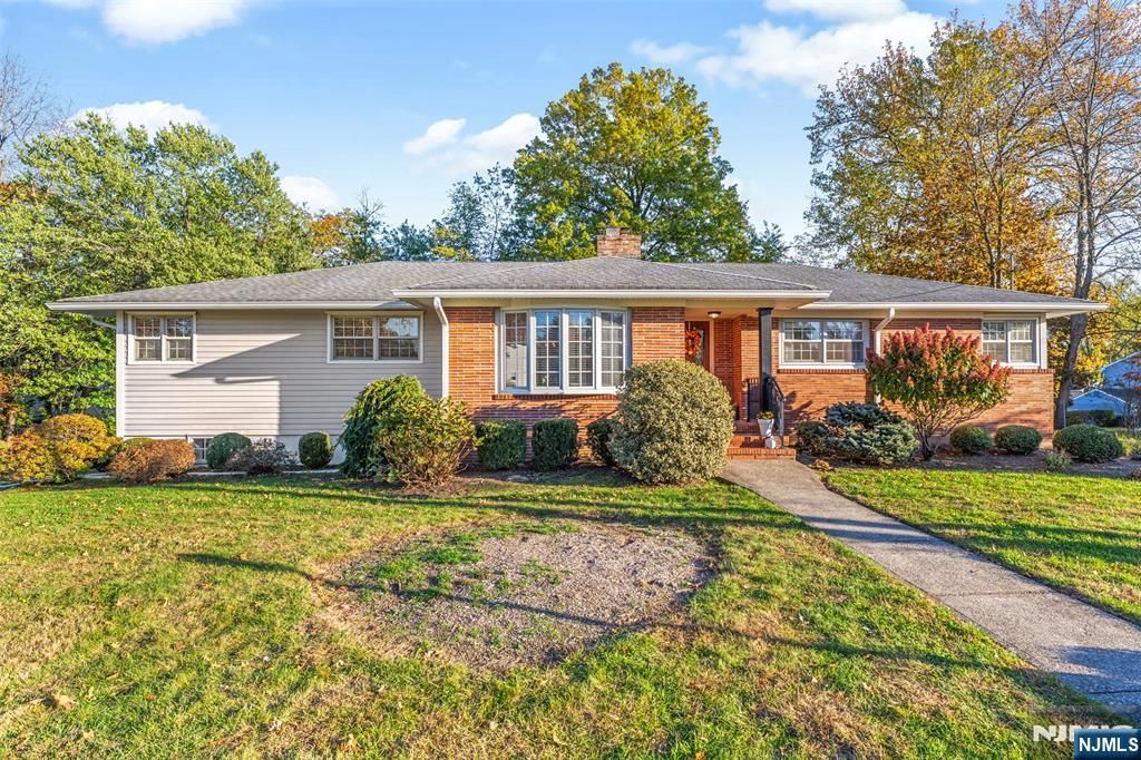 60 Richard Avenue, West Caldwell, NJ 07006