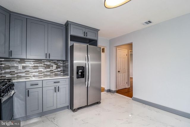 11 JERICHO DR, Hamilton, NJ 08690