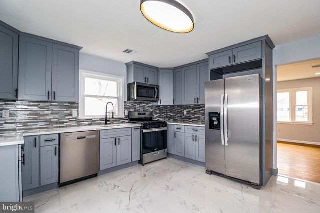 11 JERICHO DR, Hamilton, NJ 08690