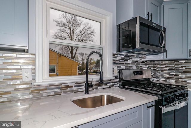 11 JERICHO DR, Hamilton, NJ 08690