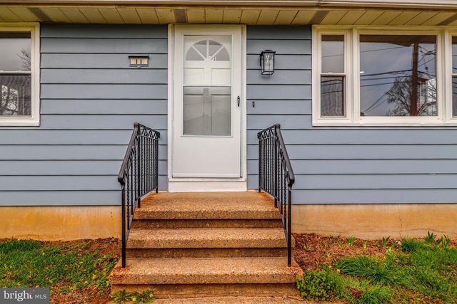 11 JERICHO DR, Hamilton, NJ 08690