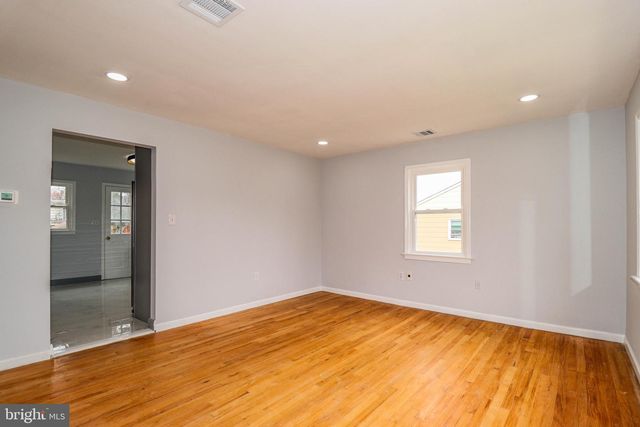 11 JERICHO DR, Hamilton, NJ 08690