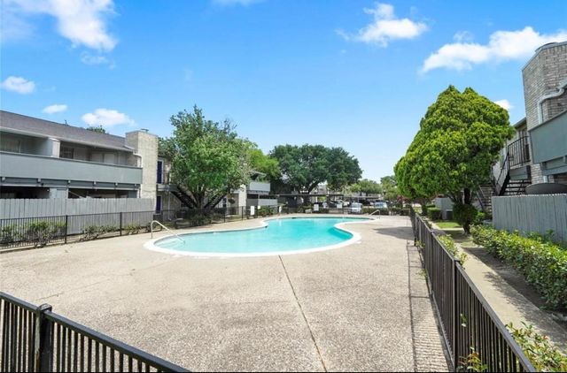 9700 Leawood Boulevard 308, Houston, TX 77099