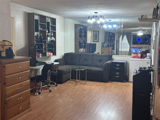 9700 Leawood Boulevard 308, Houston, TX 77099