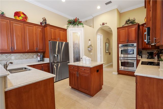 1720 Cassville Avenue, Vero Beach, FL 32966