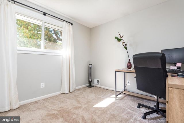 8601 CROMWELL DR, Springfield, VA 22151