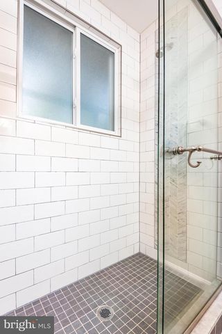 8601 CROMWELL DR, Springfield, VA 22151