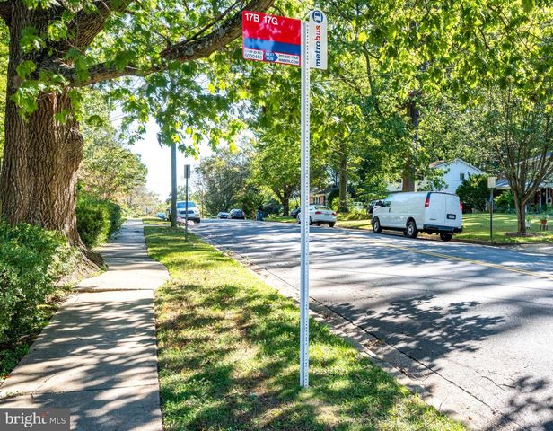 8601 CROMWELL DR, Springfield, VA 22151