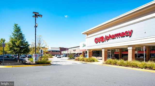 8601 CROMWELL DR, Springfield, VA 22151