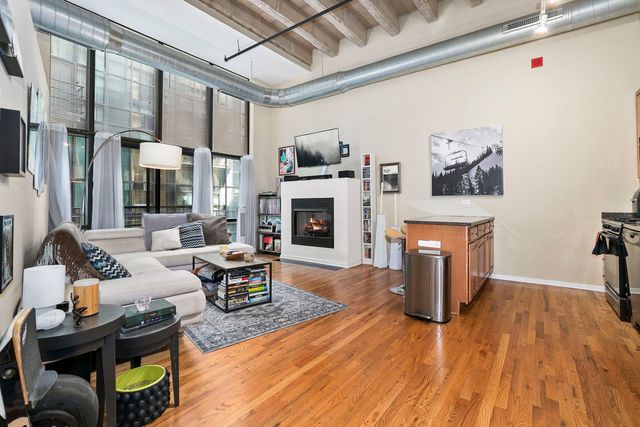 1645 W Ogden Avenue 433, Chicago, IL 60612