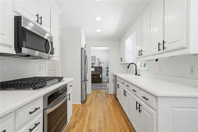 765 Lake Top Way, Roswell, GA 30076