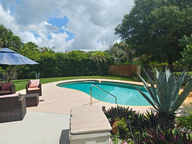 13881 42nd Road N, West Palm Beach, FL 33411