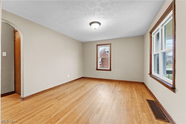 959 9th Street NE, Massillon, OH 44646