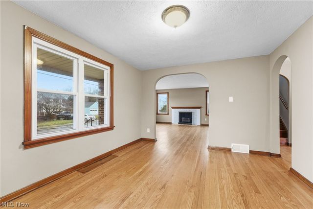 959 9th Street NE, Massillon, OH 44646