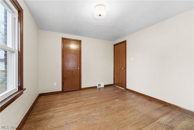 959 9th Street NE, Massillon, OH 44646