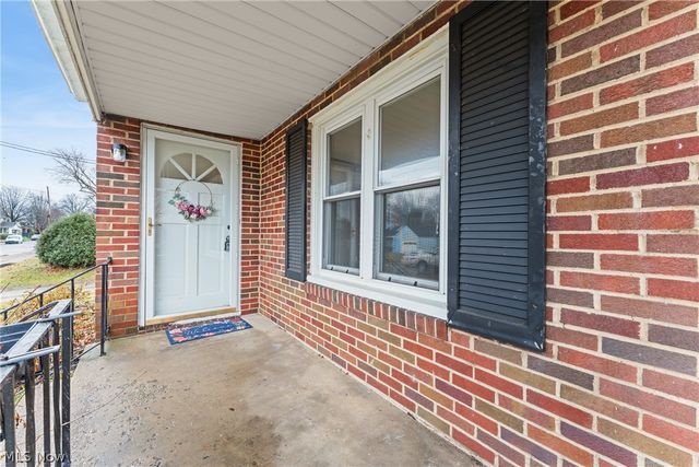 959 9th Street NE, Massillon, OH 44646