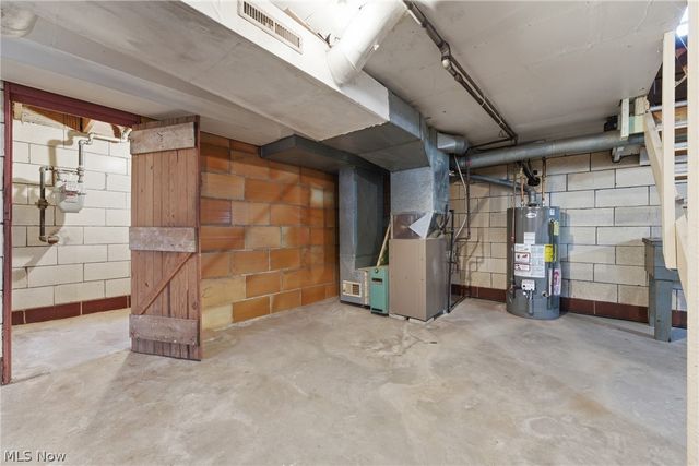 959 9th Street NE, Massillon, OH 44646