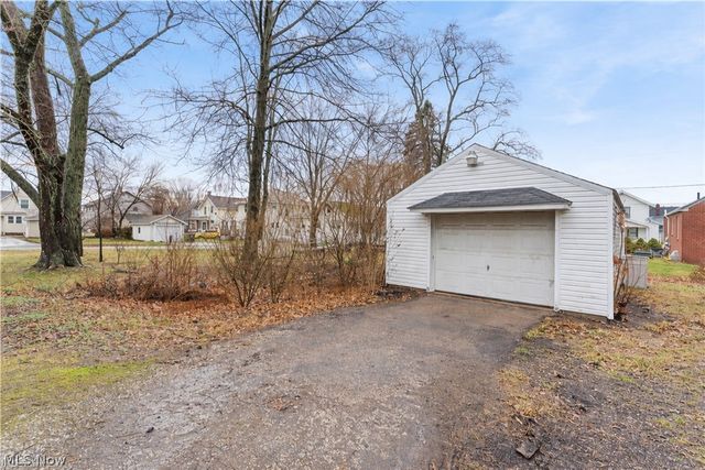 959 9th Street NE, Massillon, OH 44646