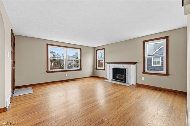 959 9th Street NE, Massillon, OH 44646