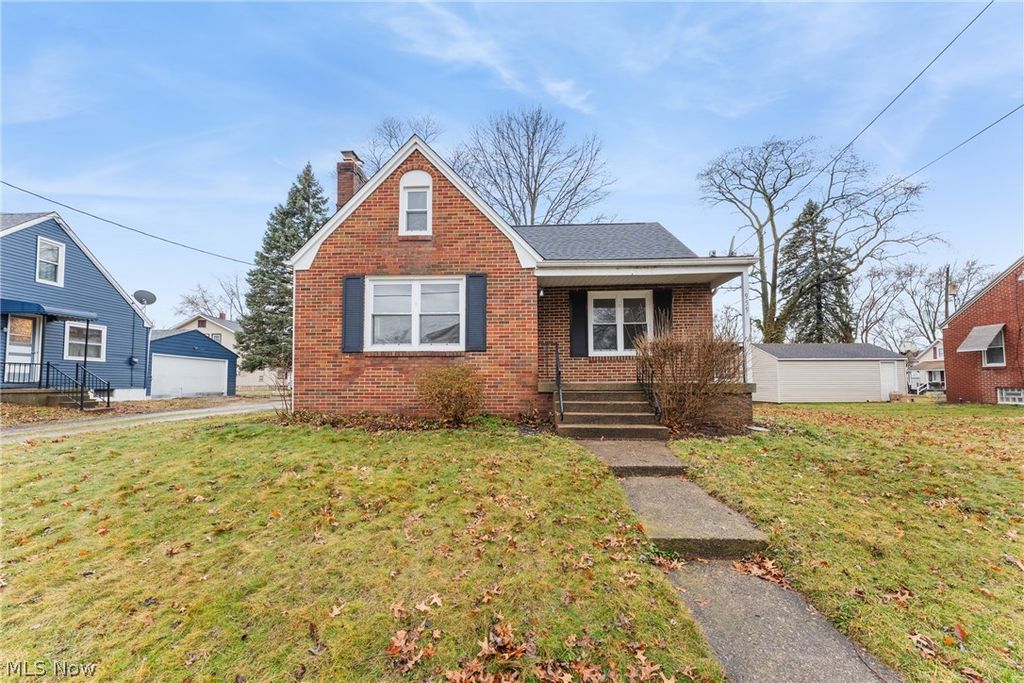 959 9th Street NE, Massillon, OH 44646