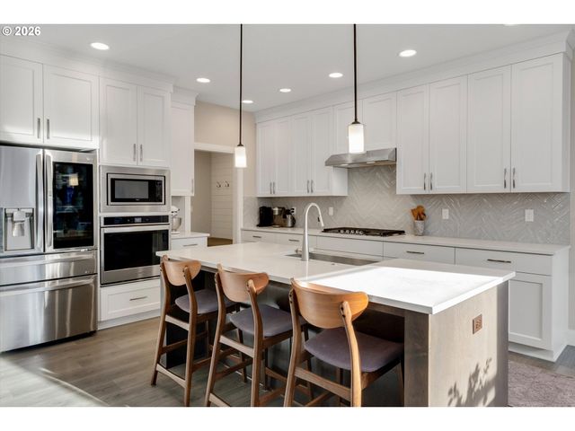 14065 Se NIGHTINGALE Ave, Happy Valley, OR 97015