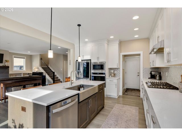 14065 Se NIGHTINGALE Ave, Happy Valley, OR 97015