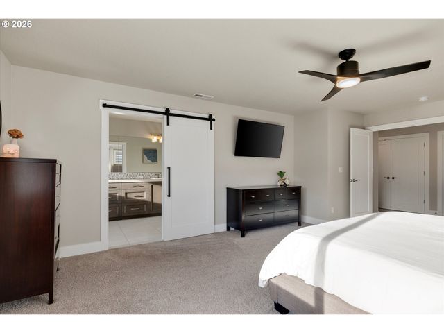 14065 Se NIGHTINGALE Ave, Happy Valley, OR 97015