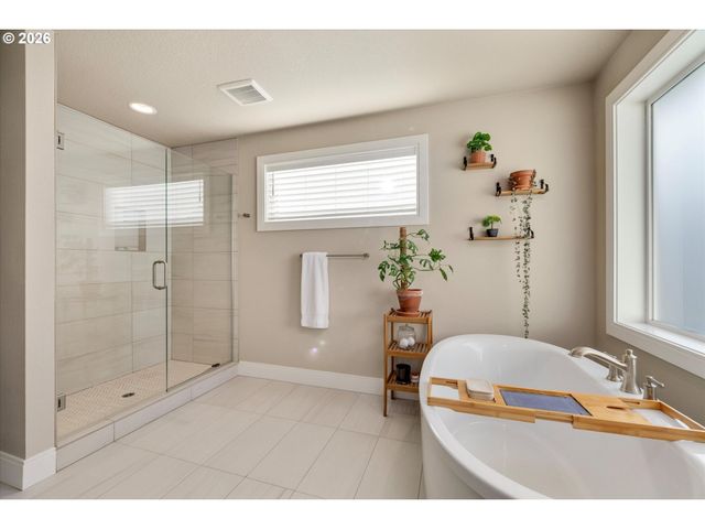 14065 Se NIGHTINGALE Ave, Happy Valley, OR 97015