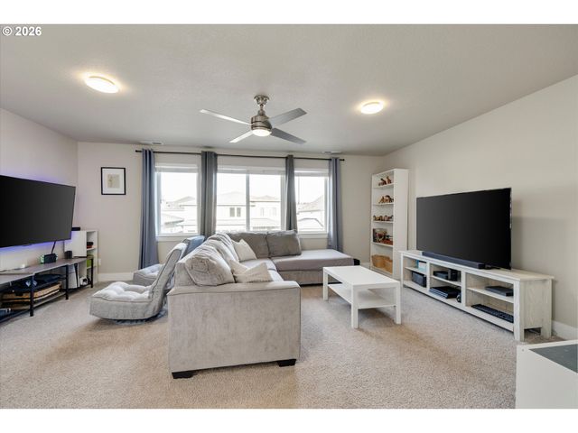 14065 Se NIGHTINGALE Ave, Happy Valley, OR 97015