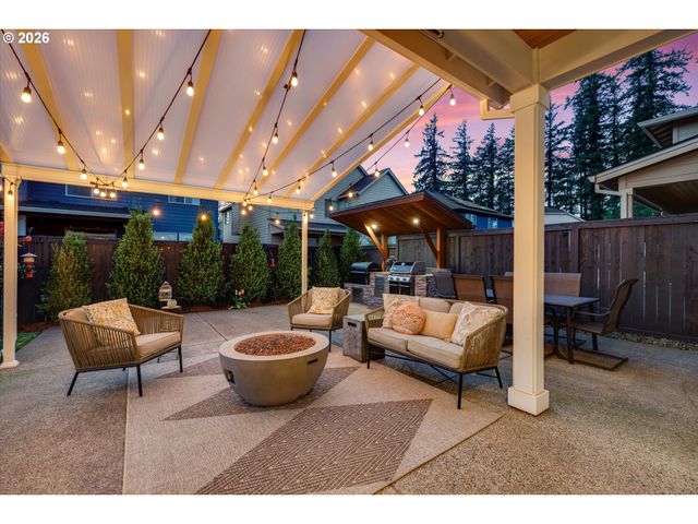 14065 Se NIGHTINGALE Ave, Happy Valley, OR 97015