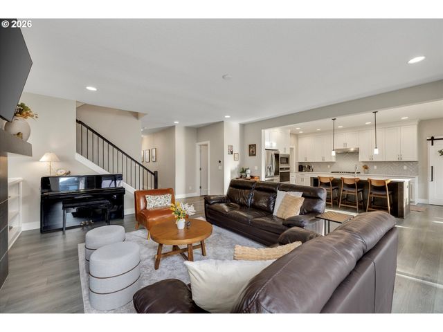 14065 Se NIGHTINGALE Ave, Happy Valley, OR 97015