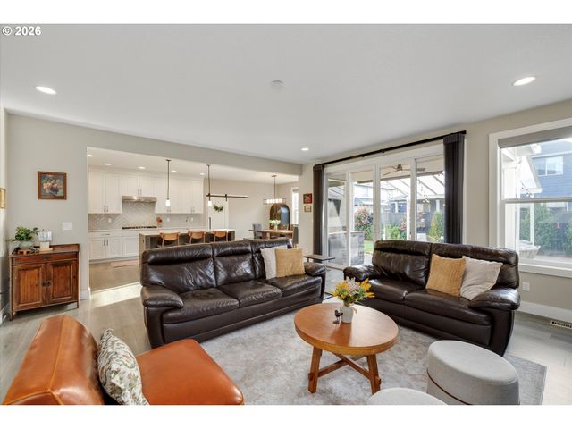 14065 Se NIGHTINGALE Ave, Happy Valley, OR 97015