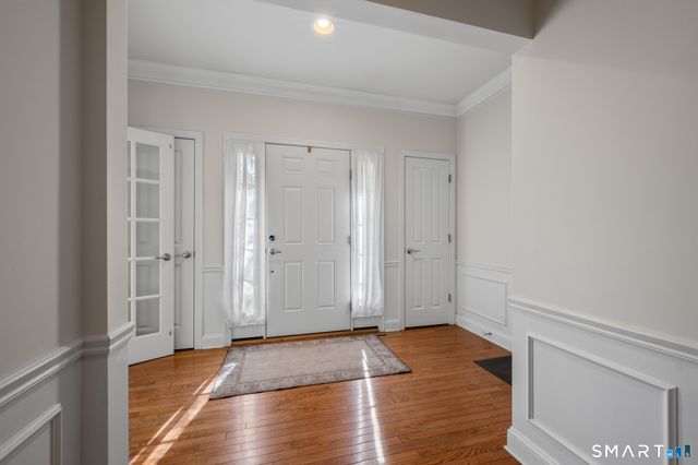 323 Sterling Drive 323, Newington, CT 06111