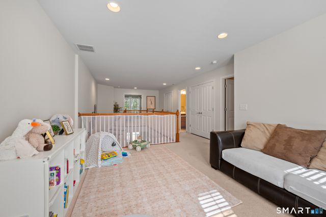 323 Sterling Drive 323, Newington, CT 06111