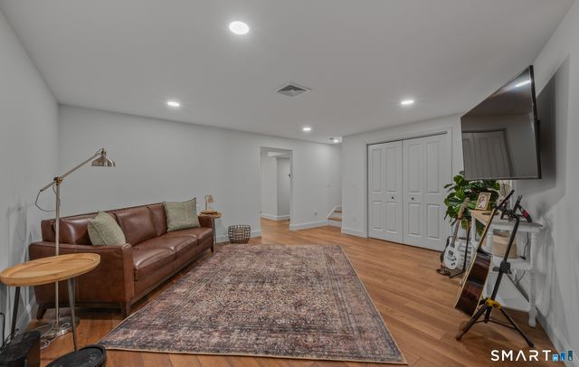 323 Sterling Drive 323, Newington, CT 06111