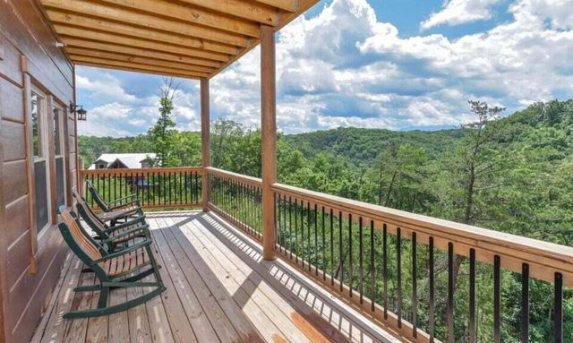 1481 Sleepy Valley Lane, Sevierville, TN 37876