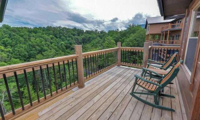 1481 Sleepy Valley Lane, Sevierville, TN 37876