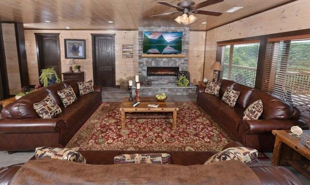 1481 Sleepy Valley Lane, Sevierville, TN 37876